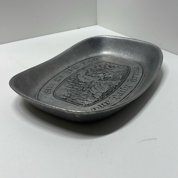 Vintage pewter Wilton Armetale serving tray “give us this day our daily bread” - Picture 2 of 7